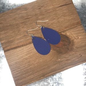 1.5” Tear Drop Pebbled Faux Leather Earrings